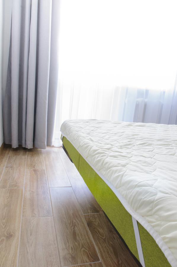 Scandinavian Poltava Apartments With 2 Rooms, 3 Beds 1 Sofa Exterior photo